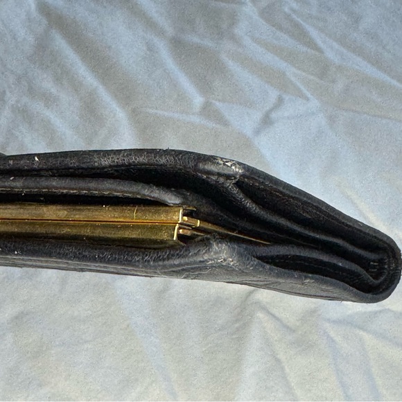 CHANEL Kisslock Diamond Stitch Leather Wallet w/ Shopping Bag & Unbranded Chain - Picture 10 of 11